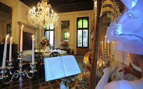 Palazzetto Pisani Grand Canal